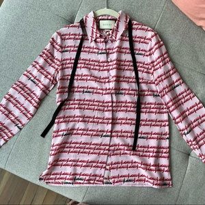 Gucci script printed tied neck blouse with ribbon